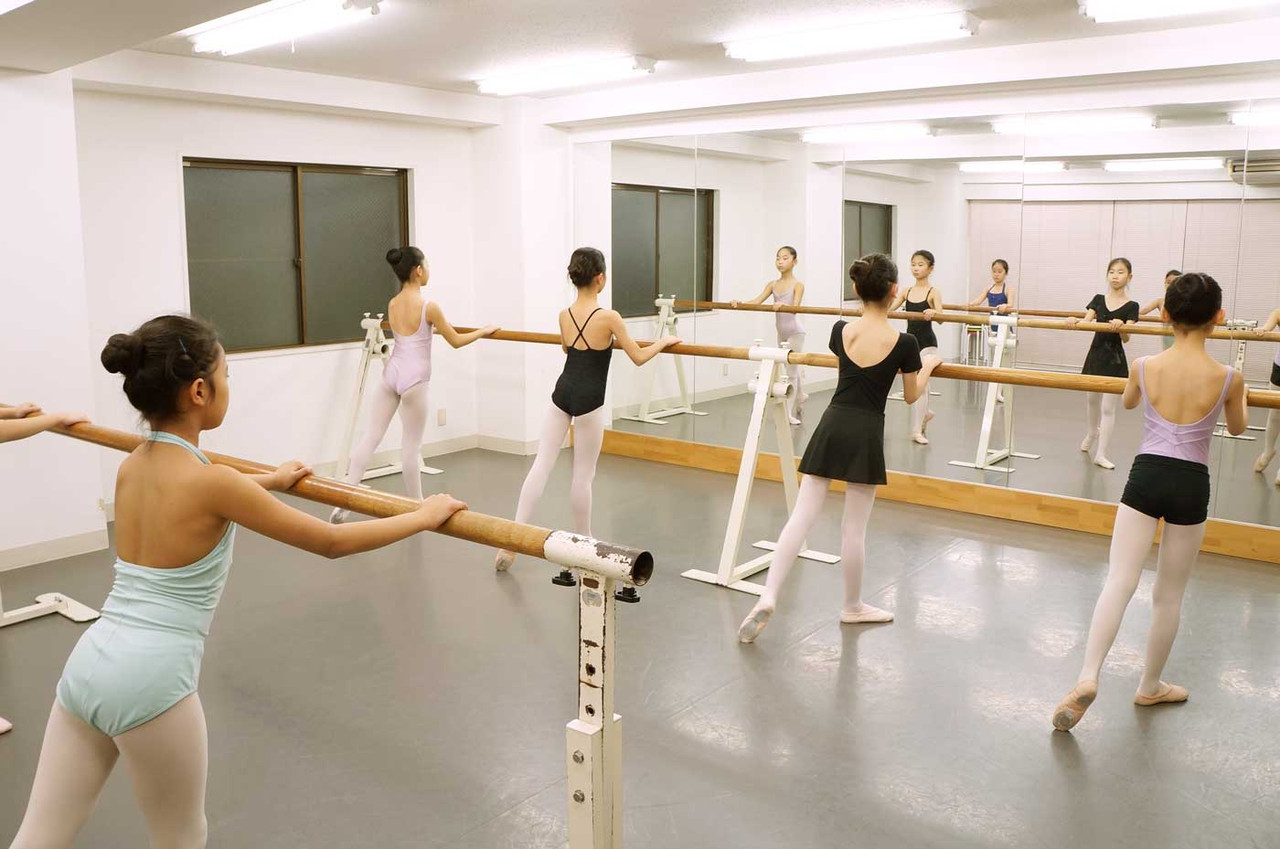 ジュニアバレエ ジュニアクラス | class | Kaoru Ballet Studio かおるバレエ ...
